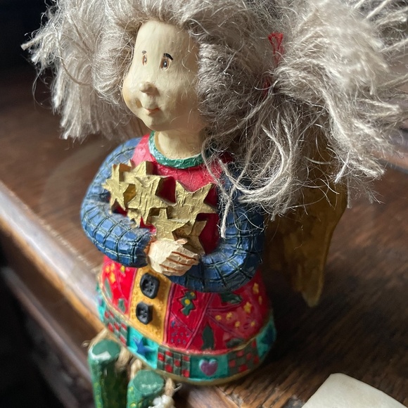 Vintage Wooden Christmas ANGEL Figurine y Russ Berrie Dangling Legs With TAGS - Picture 1 of 9